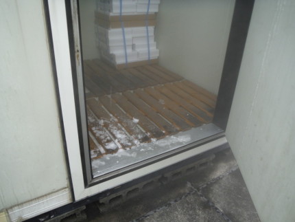 名古屋市中川区の業務用の冷蔵庫、物置の撤去