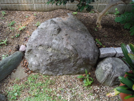 小牧市の庭石撤去