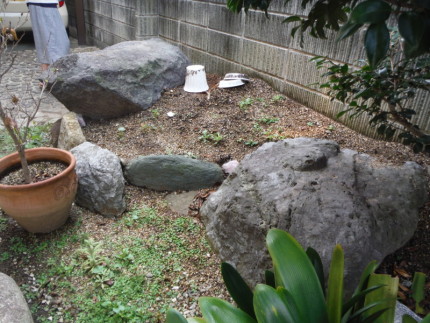 小牧市の庭石撤去