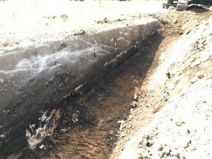 コンクリート擁壁撤去