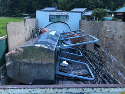 屋根温水器パネル撤去作業|愛知県江南市