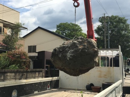 クレーン作業｜庭石の撤去処分｜名古屋市南区