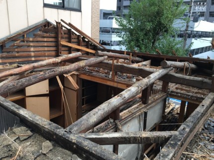 名古屋市西区の手壊し解体|屋根撤去