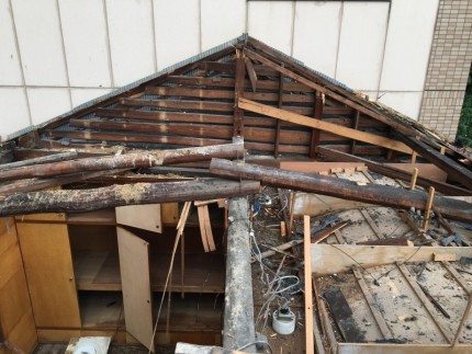 名古屋市西区の手壊し解体|屋根撤去