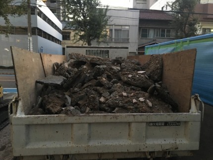 積み込み完了|名古屋市西区の土間コンクリート撤去