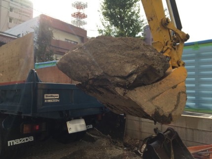 大きな石の撤去