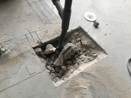 土間コンクリートはつり｜水道まわり