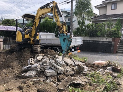岐阜県可児市｜庭の解体｜駐車場の拡張｜コンクリートはつり