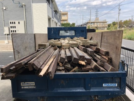 ウッドデッキ解体工事｜みよし｜廃材積み込み