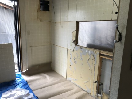 キッチン解体｜施工中