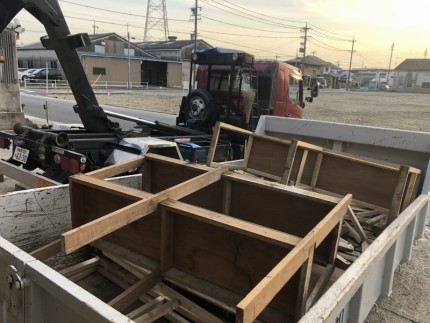 冷蔵庫の撤去｜廃材積み込み