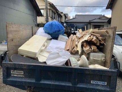 キッチン解体｜廃材積み込み