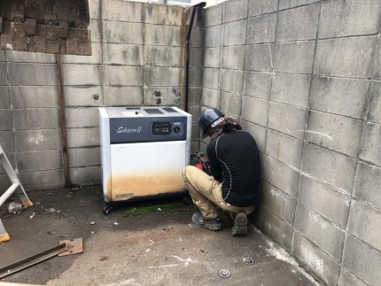 愛知県犬山市｜エアーコンプレッサー切り離し作業