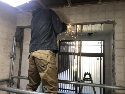 コンクリート壁の解体はつり