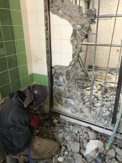 お風呂の解体はつり