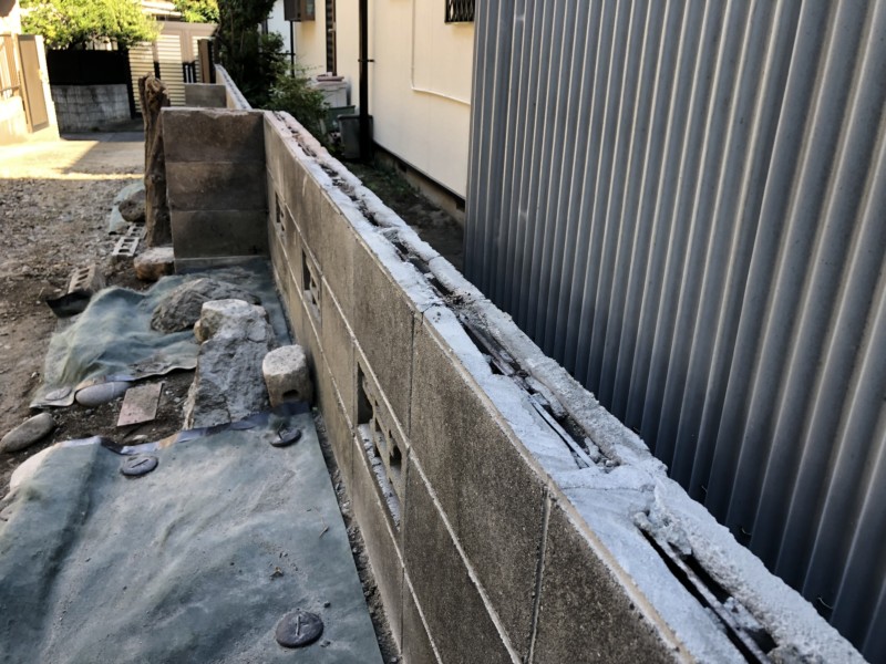 ブロック塀の解体工事切断面