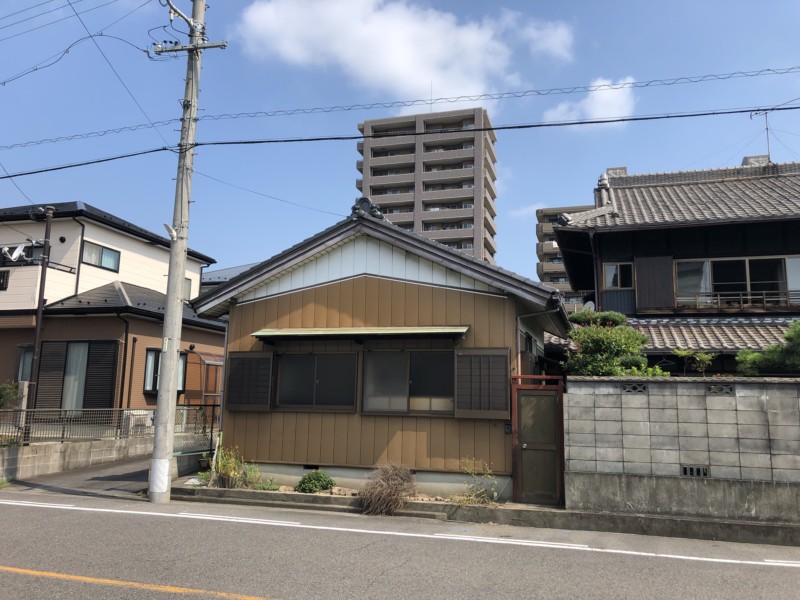 【費用事例】名古屋市北区の木造平屋住宅の解体工事【庭木、庭石】