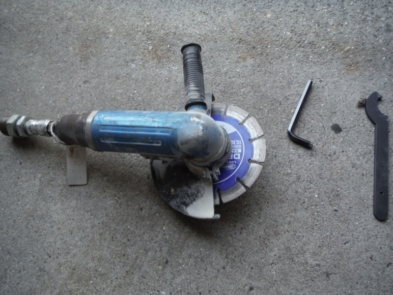 名古屋市中村区の駐車場ブロック塀の解体工事【ブロックはつり撤去】