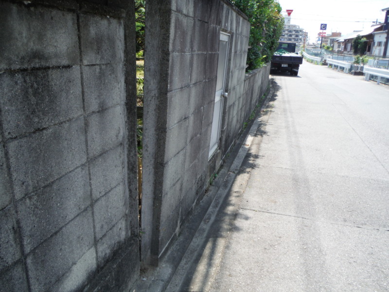 名古屋市守山区のブロック補修工事【フェンス、駐車場アコーディオン設置】