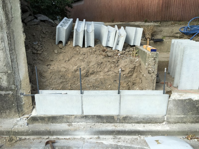 名古屋市守山区のブロック補修工事【フェンス、駐車場アコーディオン設置】