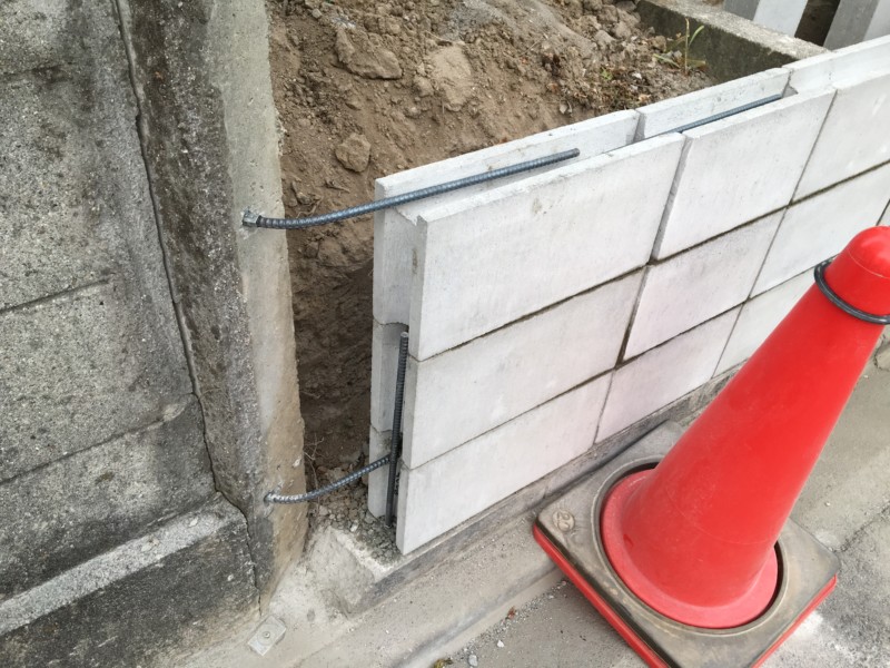 名古屋市守山区のブロック補修工事【フェンス、駐車場アコーディオン設置】