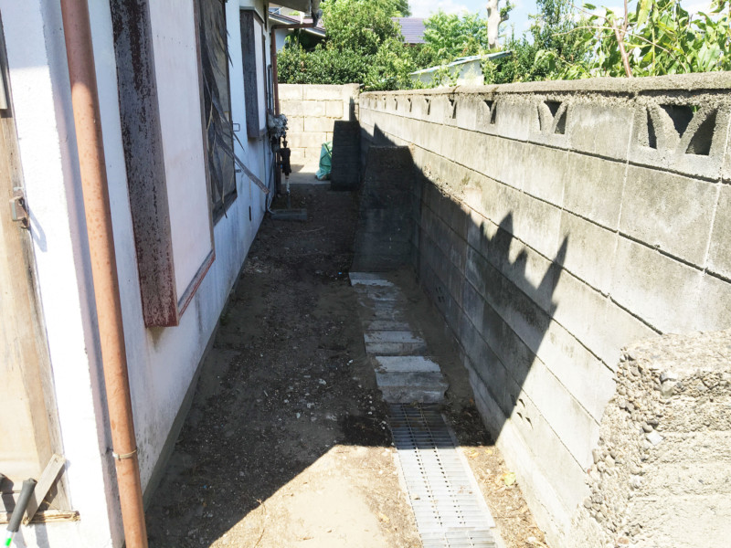 岐阜市の庭木伐採工事【車が入れないため、手作業で伐採と積み込み】