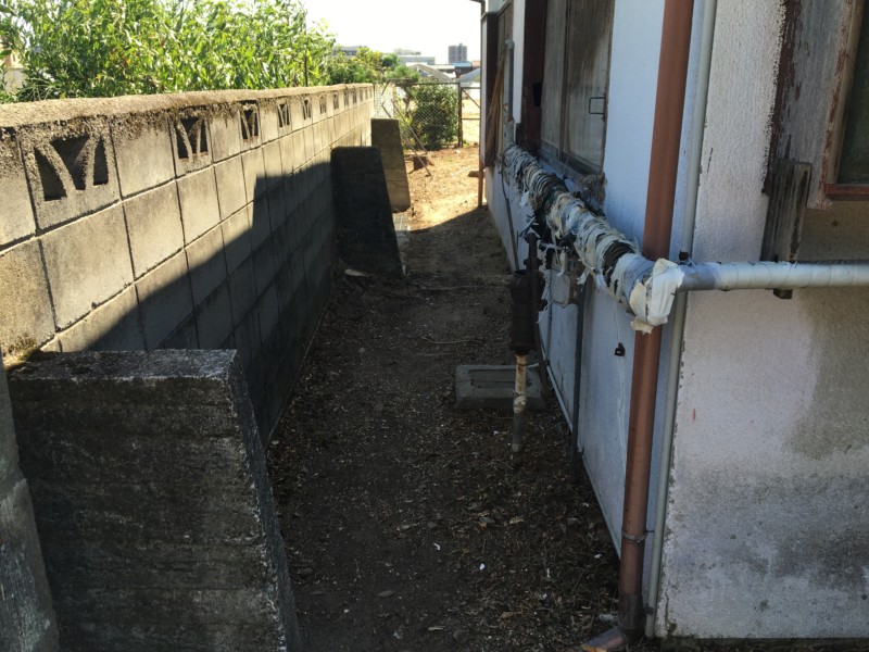 岐阜市の庭木伐採工事【車が入れないため、手作業で伐採と積み込み】