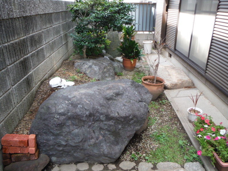 愛知県小牧市の庭石の撤去作業お見積り調査