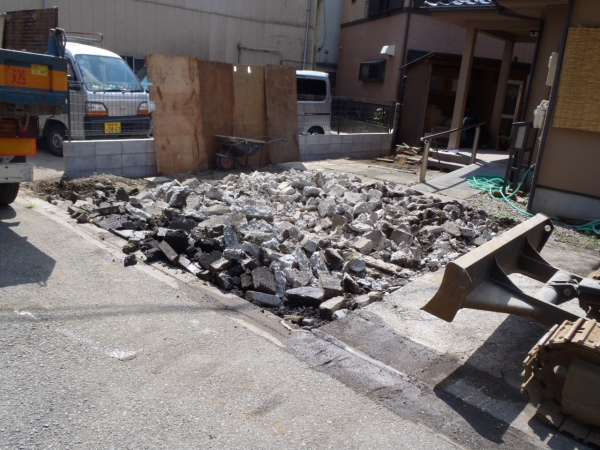 駐車場土間コンクリート撤去