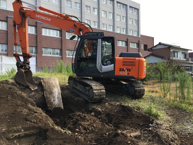 岐阜県各務原市のコンクリート擁壁の撤去工事【1日作業22万円】