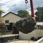 クレーン作業｜庭石撤去