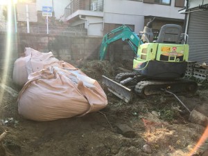 名古屋市南区お庭の解体工事【庭木伐採・庭石・残土の処分】