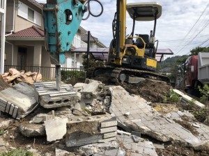 【岐阜県可児市】庭の解体・駐車場の拡張リフォーム工事