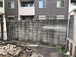【費用事例】名古屋市東区ブロック塀の解体工事【断面の仕上げ】