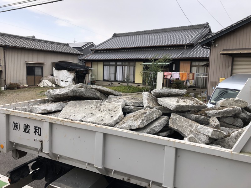 コンクリートがれき積み込み