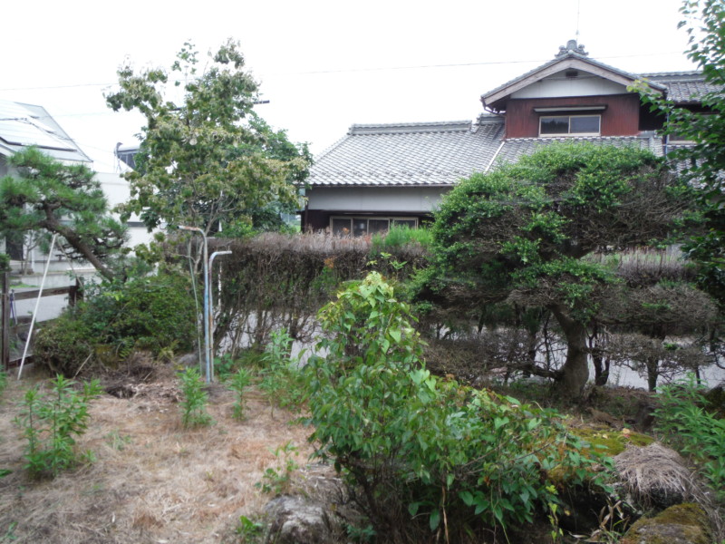 【費用事例】名古屋市南区お庭の解体工事【庭石と庭木の撤去】