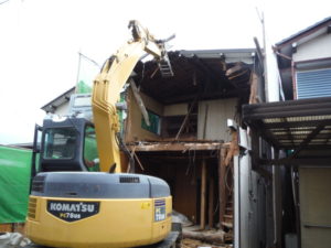 名古屋市北区の住宅密集地の木造2階の解体工事【30坪 85万円】
