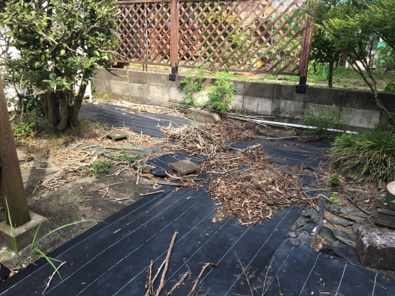 名古屋市中川区ウッドデッキ撤去と砂利敷き【2日作業16万円】(30)