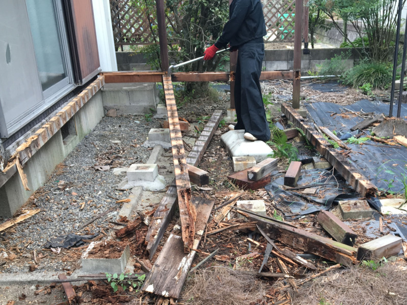 名古屋市中川区ウッドデッキ撤去と砂利敷き【2日作業16万円】(30)