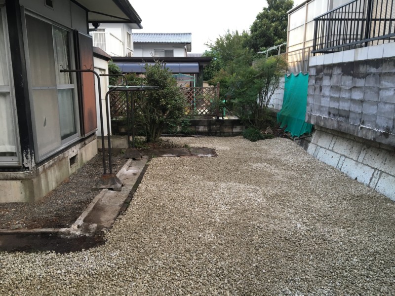 名古屋市中川区ウッドデッキ撤去と砂利敷き【2日作業16万円】(30)