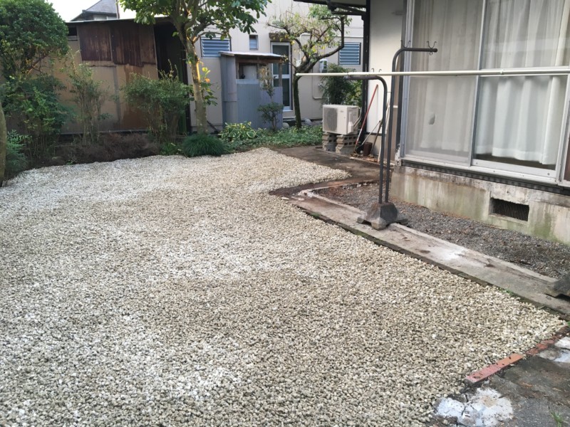 名古屋市中川区ウッドデッキ撤去と砂利敷き【2日作業16万円】(30)