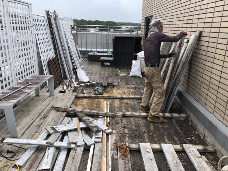 名古屋市瑞穂区テラスのウッドデッキを解体撤去【3日作業27万円】