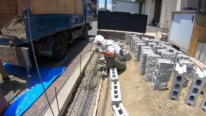 【名古屋】庭を解体してブロックとフェンスで花壇を作る費用と手順