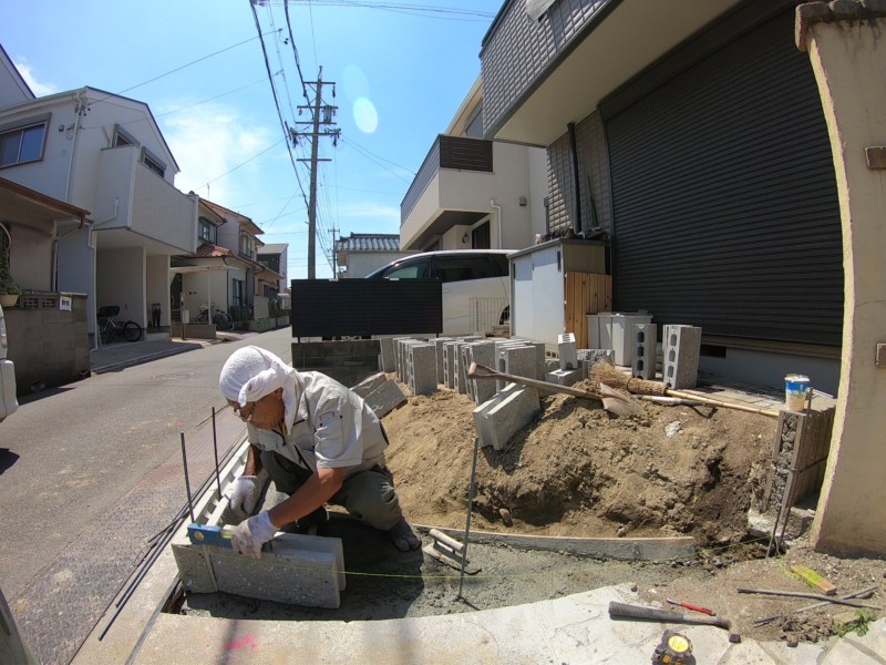 ブロック積み1段目
