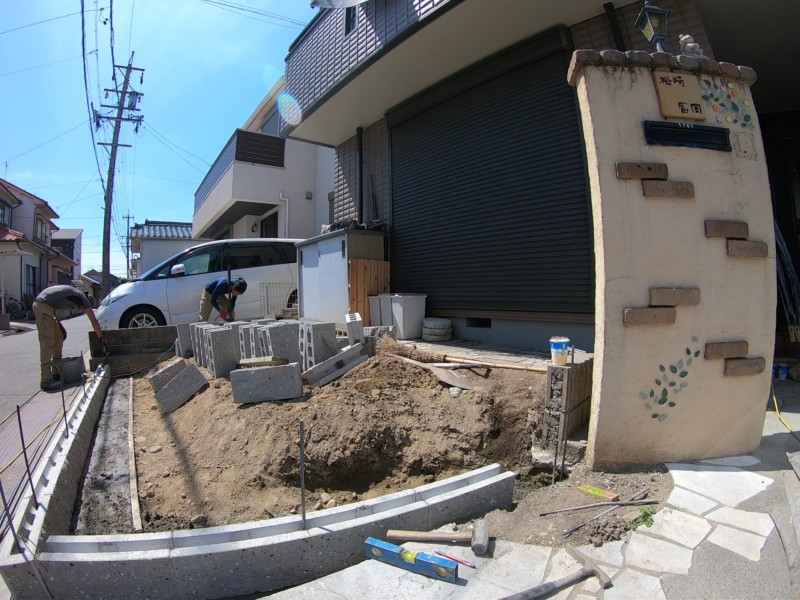 ブロック積み1段目