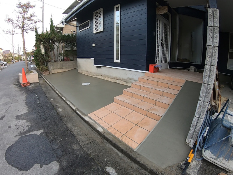 名古屋市の駐車場を広げる工事