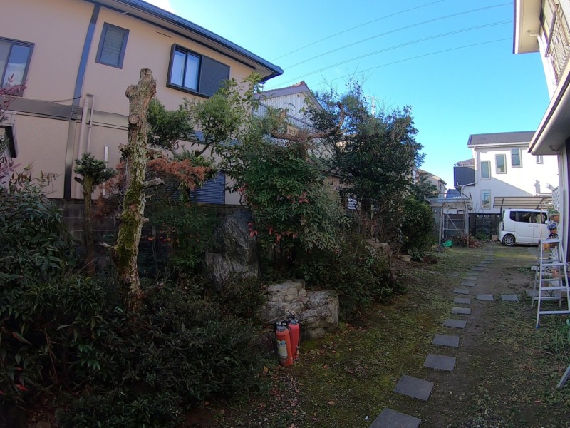 庭を解体して防草シートと砂利で雑草対策