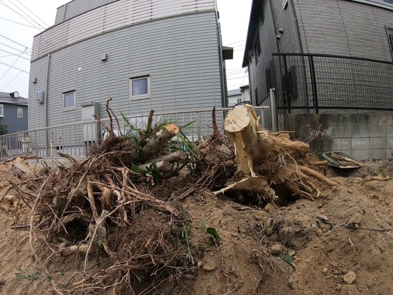 名古屋市緑区お庭の解体工事【大きな庭石と庭木を全撤去】