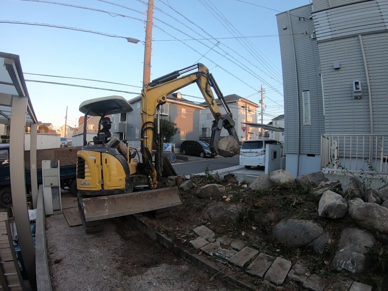 名古屋市緑区お庭の解体工事【大きな庭石と庭木を全撤去】