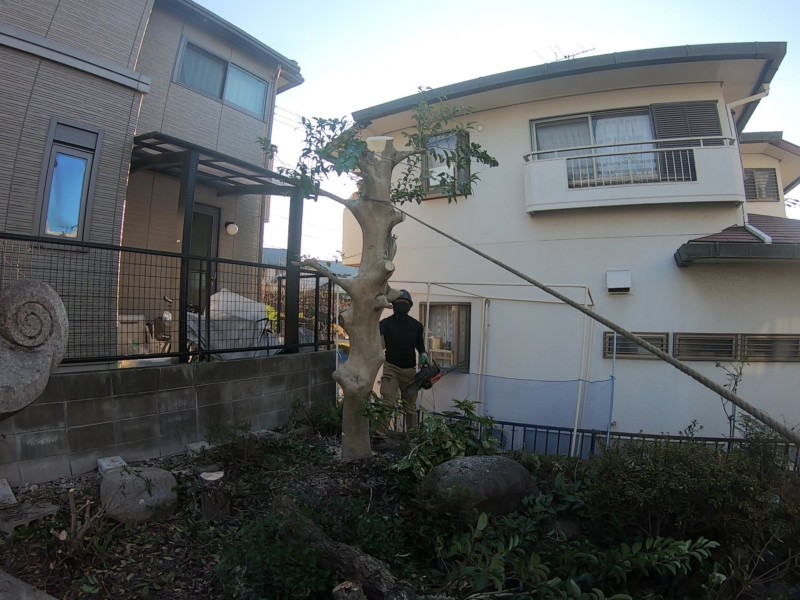 名古屋市緑区お庭の解体工事【大きな庭石と庭木を全撤去】